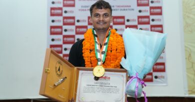 Bharat News:- श्री गुरु राम राय विश्वविद्यालय के छात्र उत्तम अग्रहरि ने आसन सिद्धि करके तोड़ अपना ही पुराना रिकॉर्ड।
