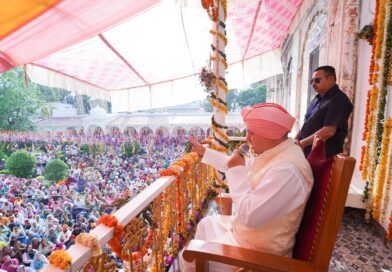  श्री दरबार साहिब के सज्जादे गद्दी नशीन श्रीमहंत देवेन्द्र दास  महाराज ने संगतों को दिए दर्शन व आशीर्वाद