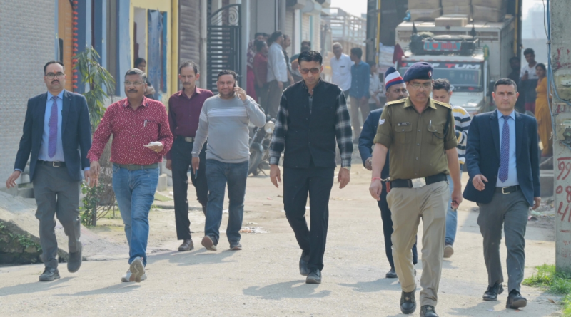 डीएम देहरादून सविन बंसल का बड़ा एक्शन; राज्य के आंगनबाड़ी केंद्रों पर राशन आपूर्तिकर्ता सेंट्रल गोदाम रुड़की में छापेमारी