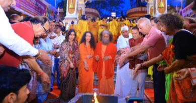 प्रसिद्ध फिल्म अभिनेत्री भूमि पेडनेकर का दर्शनार्थ परमार्थ निकेतन में आगमन