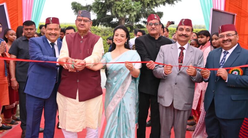 उत्तरांचल यूनिवर्सिटी में किसान मेला एवं कृषि औद्योगिक प्रदर्शनी का शुभारंभ, कृषि मंत्री गणेश जोशी ने प्रगतिशील किसानों को किया सम्मानित