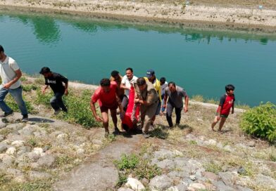 जनपद देहरादून, डाकपत्थर स्थित झूला पूल के पास शक्ति नहर में कूदी अज्ञात महिला, SDRF ने रेस्क्यू कर निकाला बाहर