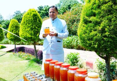 सीएम आवास में शहद की मिठास: मात्र 45 दिनों में 520 किलो शहद का उत्पादन