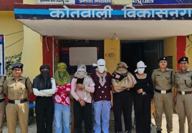 दून पुलिस का ‘ऑपरेशन प्रहार’: विकासनगर में हालीवुड स्पा सेंटर पर छापा, बिना सत्यापन के काम कर रही 5 महिलाएं मिलीं