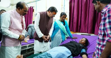 पिथौरागढ़ दौरा: बी.डी. पाण्डेय अस्पताल पहुँचे मुख्यमंत्री, इमरजेंसी और चिल्ड्रन वार्ड का किया निरीक्षण, मरीजों से पूछा- “कैसी मिल रही है सुविधा?”