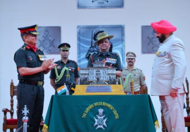 “शौर्य और बलिदान की भूमि है उत्तराखंड”: राज्यपाल ने लैंसडाउन में शहीदों को दी श्रद्धांजलि, वीर नारियों के सम्मान में गूँजा पूरा सभागार