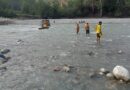 उफनती टोंस नदी के बीच जेसीबी समेत फंसा युवक: SDRF मोरी ने अदम्य साहस से अमित वर्मा को सुरक्षित निकाला बाहर, मौत के मुँह से बचाई 23 वर्षीय युवक की जान