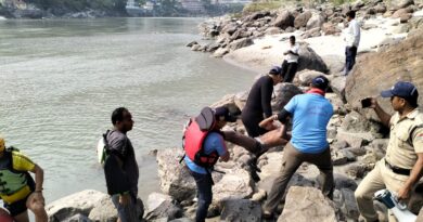दिल्ली निवासी आशीष कुमार का शव मिलने से परिवार में कोहराम, SDRF ने शव को बाहर निकालकर स्थानीय पुलिस के सुपुर्द किया