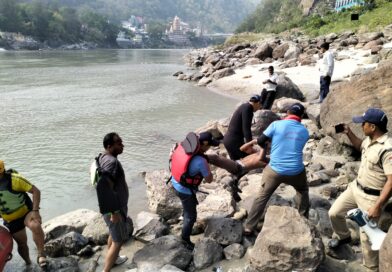 दिल्ली निवासी आशीष कुमार का शव मिलने से परिवार में कोहराम, SDRF ने शव को बाहर निकालकर स्थानीय पुलिस के सुपुर्द किया