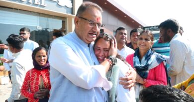 ग्रामीणों की बात सुनकर अधिकारियों को दिए आपसी समन्वय के निर्देश, बोले— “जनता को विश्वास में लेकर ही शुरू होगा काम”