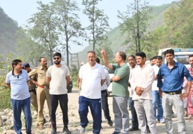 आपदा प्रभावित उद्यमी परिवारों की मदद को आगे आए कैबिनेट मंत्री गणेश जोशी