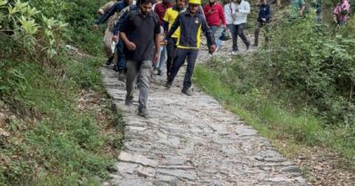 नैनीताल की चाइना पीक पर बड़ा हादसा, ट्रैकिंग के दौरान 50 मीटर गहरी खाई में गिरा पर्यटक