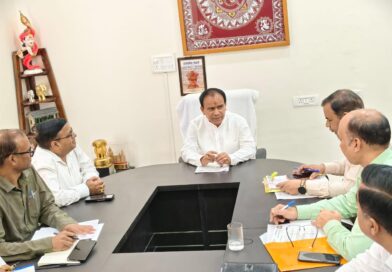 NIT श्रीनगर के निर्माण कार्यों में लाएं तेजी, लापरवाही पर बिफरे मंत्री डॉ. धन सिंह रावत