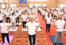 अंतर्राष्ट्रीय योग दिवस पर टाउन हॉल में सामूहिक योगाभ्यास, कैबिनेट मंत्री गणेश जोशी ने दिया स्वस्थ जीवन का संदेश