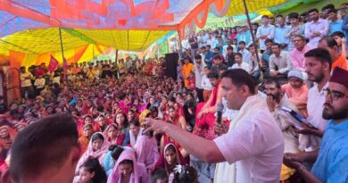 “मंत्री राम सिंह कैड़ा गाँव- गाँव पहुंचकर सुन रहे हैं ग्रामीणों की समस्या”