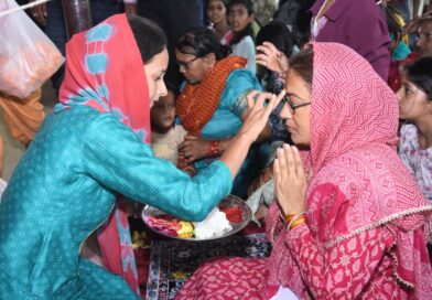 अल्मोड़ा के गुरु गोरखनाथ मंदिर में बैशी-जागर कार्यक्रम में पहुंचीं रेखा आर्या