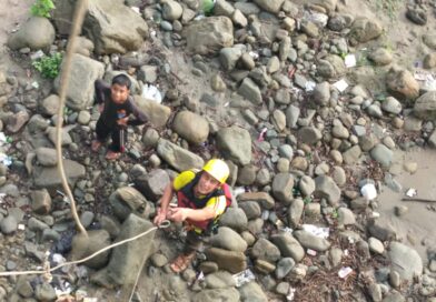 जनपद पौड़ी, कोटद्वार में बढ़ते जलस्तर के बीच नदी में फंसे बालक को एसडीआरएफ ने रोप रेस्क्यू कर निकाला सुरक्षित
