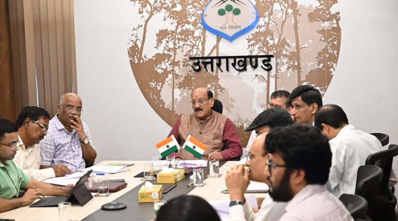 वन मंत्री सुबोध उनियाल ने वन विभाग की समीक्षा बैठक में योजनाओं के प्रभावी एवं समयबद्ध क्रियान्वयन के दिए निर्देश