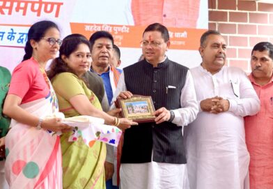 एसजीआरआर स्कूल पहुंचे मुख्यमंत्री, बच्चों से किया संवाद