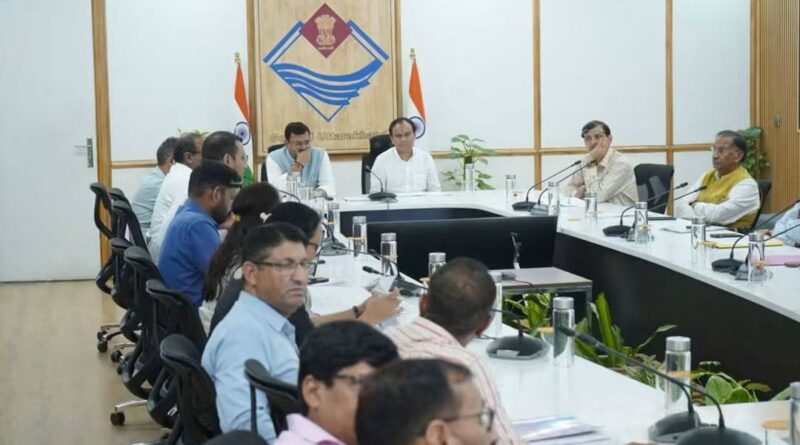 एनईपी-2020 के क्रियान्वयन में तेजी लायें विश्वविद्यालयः डॉ. धन सिंह रावत