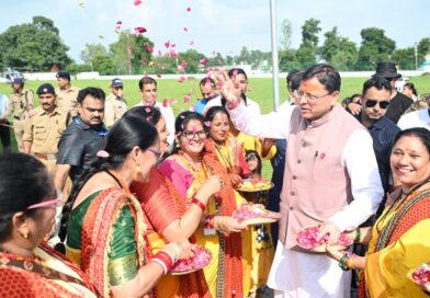 मुख्यमंत्री धामी की बड़ी घोषणा: अब 60 वर्ष की आयु से महिलाओं को रोडवेज बसों में मिलेगा मुफ्त सफर