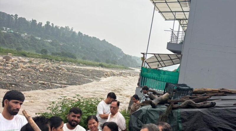 देहरादून में बारिश के बीच प्रशासन अलर्ट, जलभराव वाले क्षेत्रों में QRT तैनात