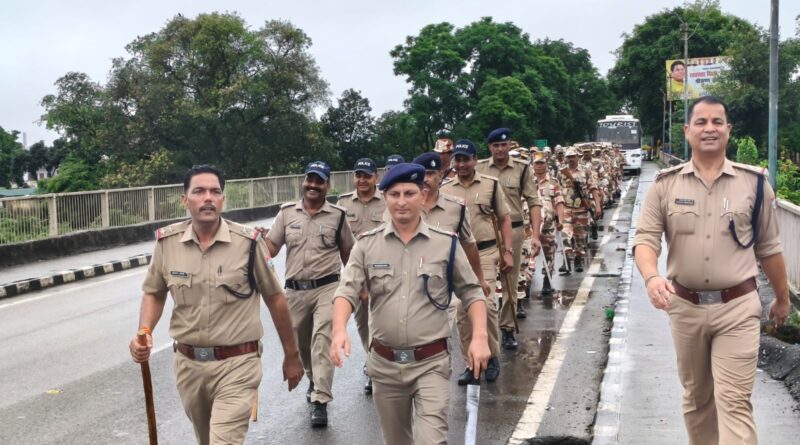जनपद की सीमाओं व आंतरिक मार्गों पर संदिग्ध व्यक्तियों/वाहनों की तलाश हेतु लगातार की जा रही सघन चेकिंग