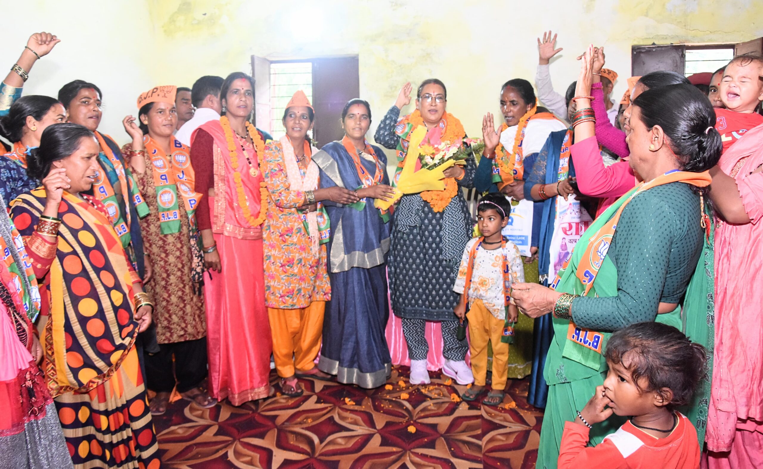 सोमेश्वर में कैबिनेट मंत्री रेखा आर्या ने की विकास योजनाओं की घोषणा, राम कथा व आयुष भंडारे में लिया भाग
