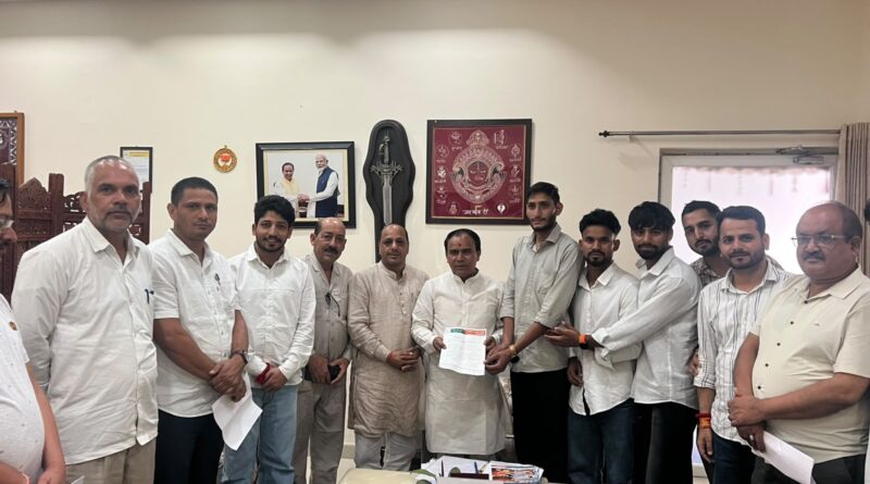 उच्च शिक्षा मंत्री से मिले छात्र प्रतिनिधि, सौंपा 4 सूत्रीय ज्ञापन