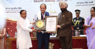 शिक्षक विद्यार्थियों के भविष्य के साथ राष्ट्र का निर्माण करते हैंः डॉ. धन सिंह रावत