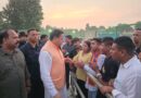  खटीमा पहुंचे मुख्यमंत्री पुष्कर धामी, सुनीं जनसमस्याएं; अधिकारियों को त्वरित समाधान के निर्देश।