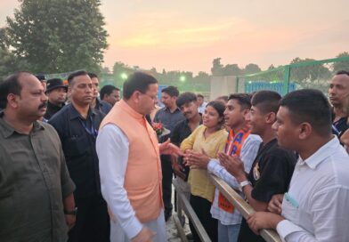  खटीमा पहुंचे मुख्यमंत्री पुष्कर धामी, सुनीं जनसमस्याएं; अधिकारियों को त्वरित समाधान के निर्देश।