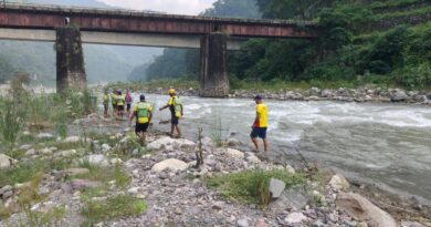 शिवपुरी में ह्युल नदी में बहने की सूचना पर SDRF का सर्च अभियान जारी