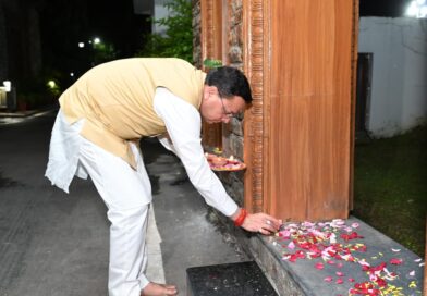 प्रधानमंत्री  नरेंद्र मोदी के जन्मदिवस पर मुख्यमंत्री धामी ने जलाया ‘आशीर्वाद का दीया’