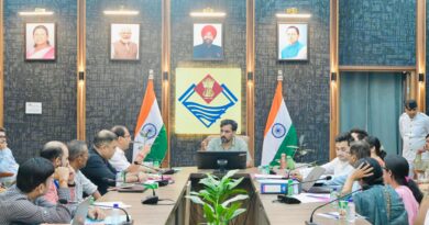 स्वास्थ्य सेवाओं में लापरवाही पर जिलाधिकारी सख्तः एएनएम निलंबित, मातृ एवं शिशु मृत्यु दर घटाने के लिए टास्क फोर्स के निर्देश